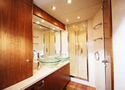 Sunseeker Predator 82 - Master En-Suite