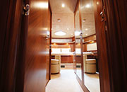 Sunseeker Predator 82 - VIP Stateroom